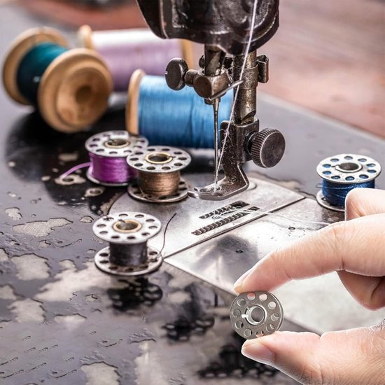 Spoelen naaimachine, 36 stuks metalen draadspoelen, lege spoel, met transparante spoelbox, 7 mm binnendiameter, naaimachinespoelen, naaimachineaccessoires, voor naaien, doe-het-zelfprojecten — afbeelding 4