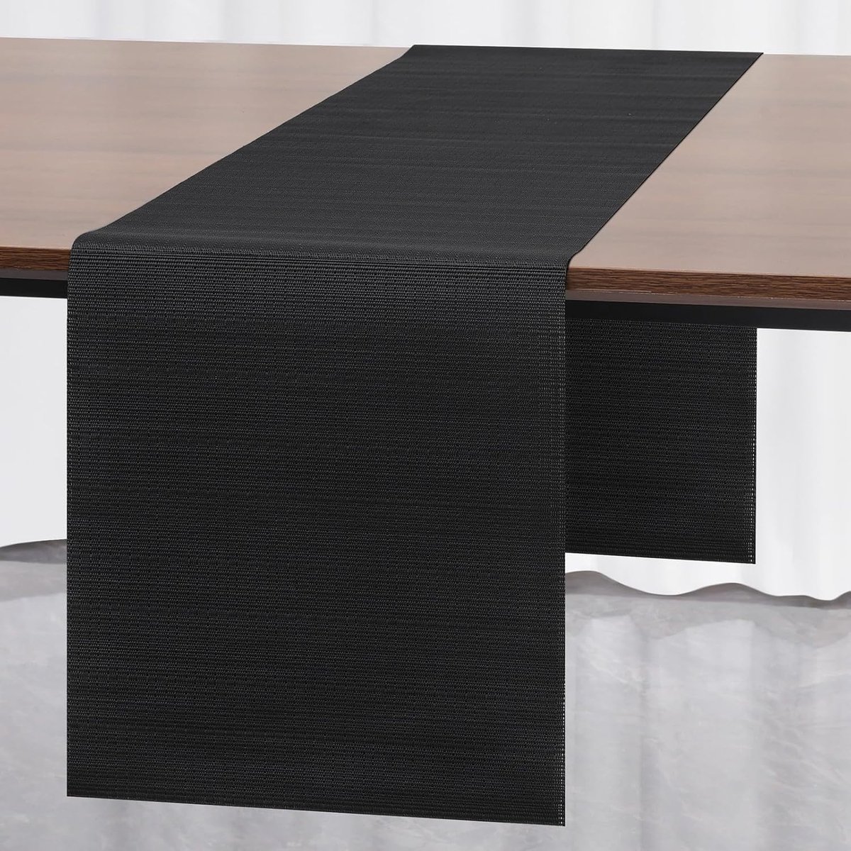 JUN Wasbare Tafelloper op Rol Tafeldecoratie voor Eettafel Vinyl | Geschikt voor Verjaardag Bruiloft Feest Thuis Buiten en Restaurant (Zwart 30 X 183 cm)
