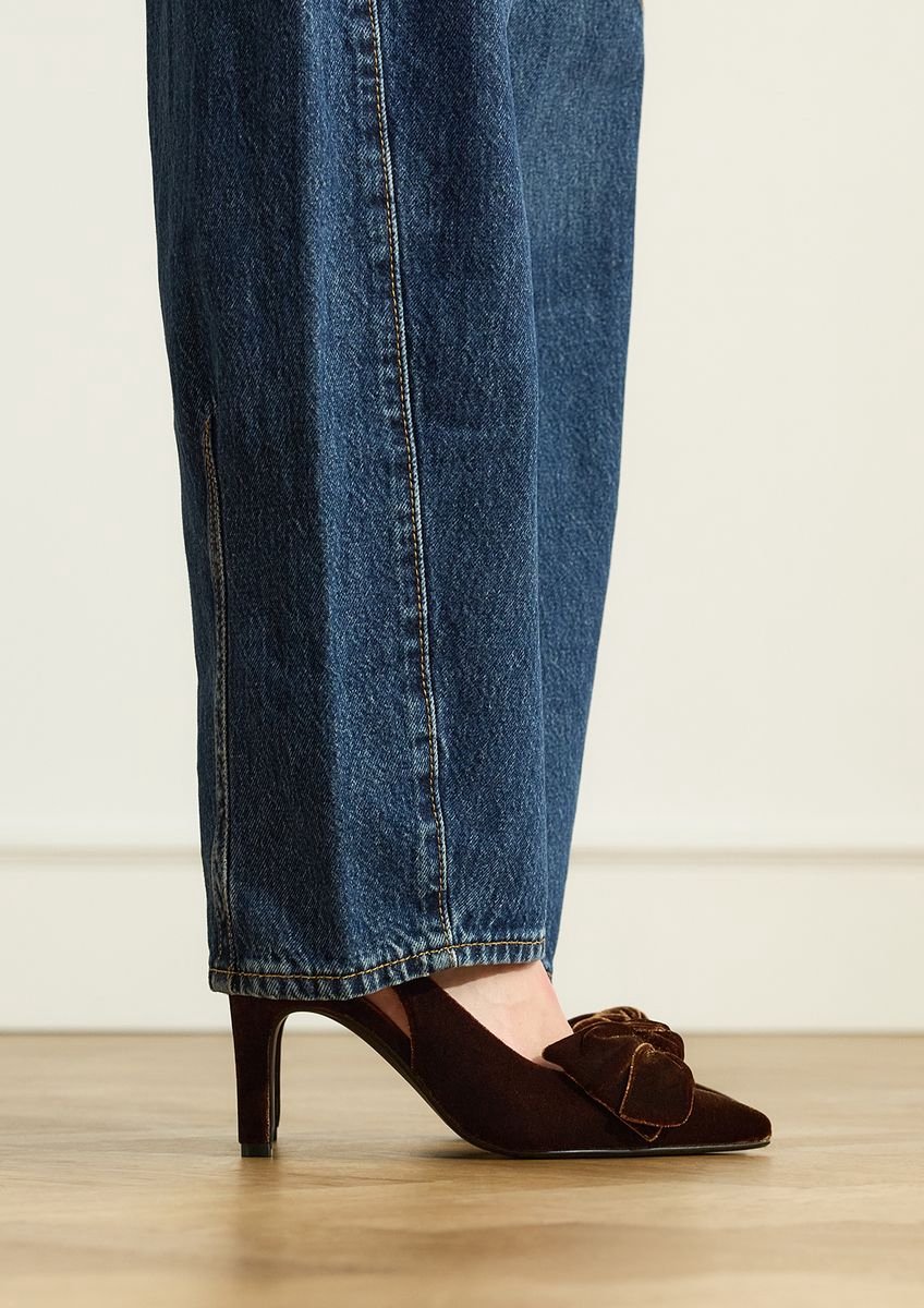 Manfield - Dames - Bruine fluwelen slingbacks met strik - Maat 38