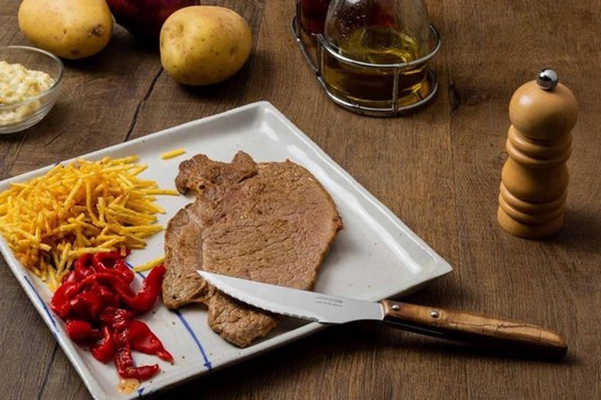 Steakmessenset 12 stuks (6 messen + 6 vork) - roestvrij staal - handgreep inpakhout kleur bruin