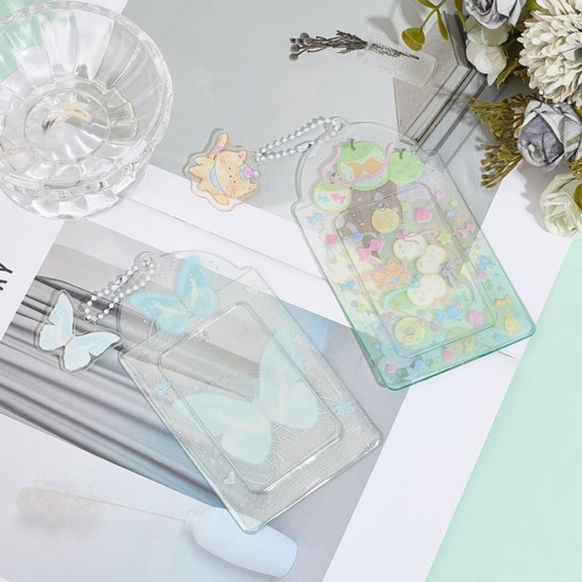 Dailygoods- Fotokaarthouder 2 stuks - Kawaii Sleutelhanger - 7,8 x 13,5 cm - Kunststof - Draagbare Accessoires - Kleurrijk Design - Kaartenhouder