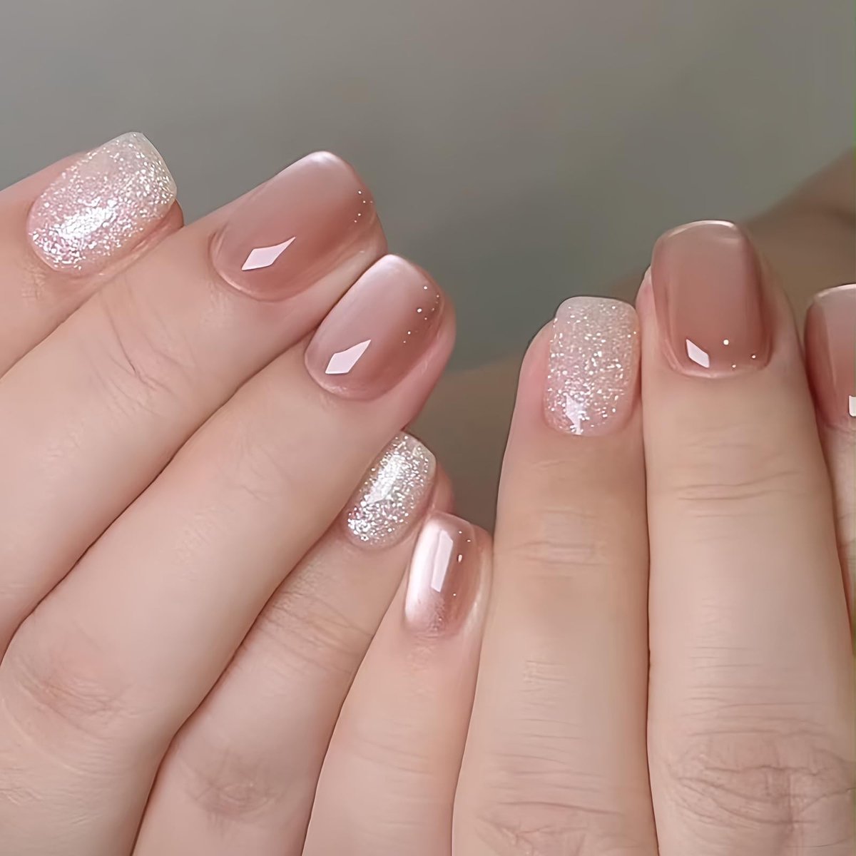 Solidchoice - Lange Druk Nagels met Herfst Bruine Stiletto Ontwerp