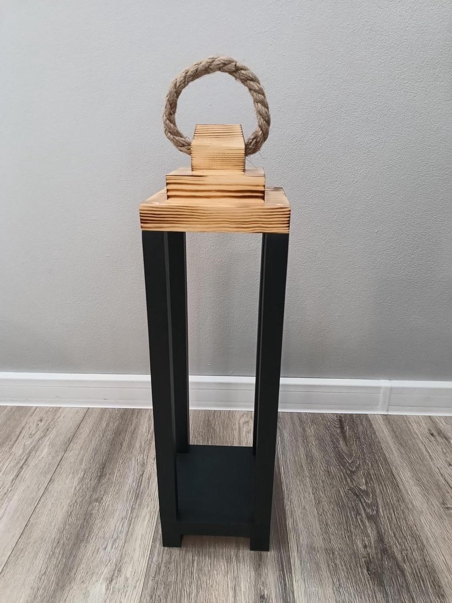 Houten Lantaarn Groot - Kaarsenhouder Buiten - Sfeer Creëren - Zonder Glas Ontwerp - 55 cm Hoog - Gevlamd Zwart