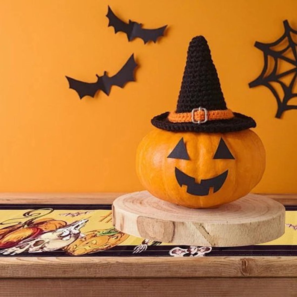 Tafelloper Halloween - Decoratieve tafelloper voor eettafel met franje, seizoensgebonden herfst thema voor feesten en bijeenkomsten - pompoenen, tovenaressen