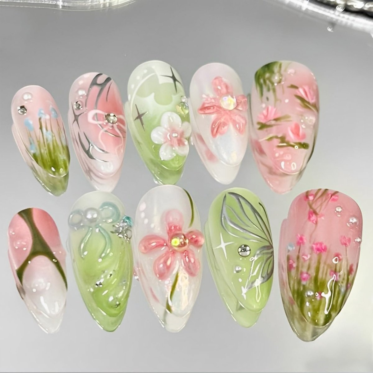 Korte kunstnagels 30 stuks - 3D strik, bloemen, vlinder - lente/zomer design - eenvoudige applicatie - SnelShoppen