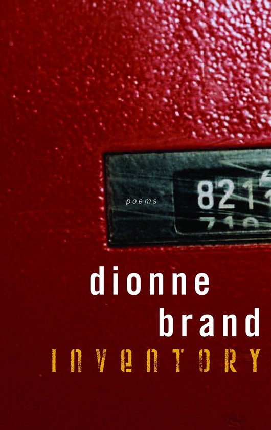 Boek met de titel 'Inventory' door dionne brand, met een rode, getextureerde achtergrond en een zwart label met witte cijfers.