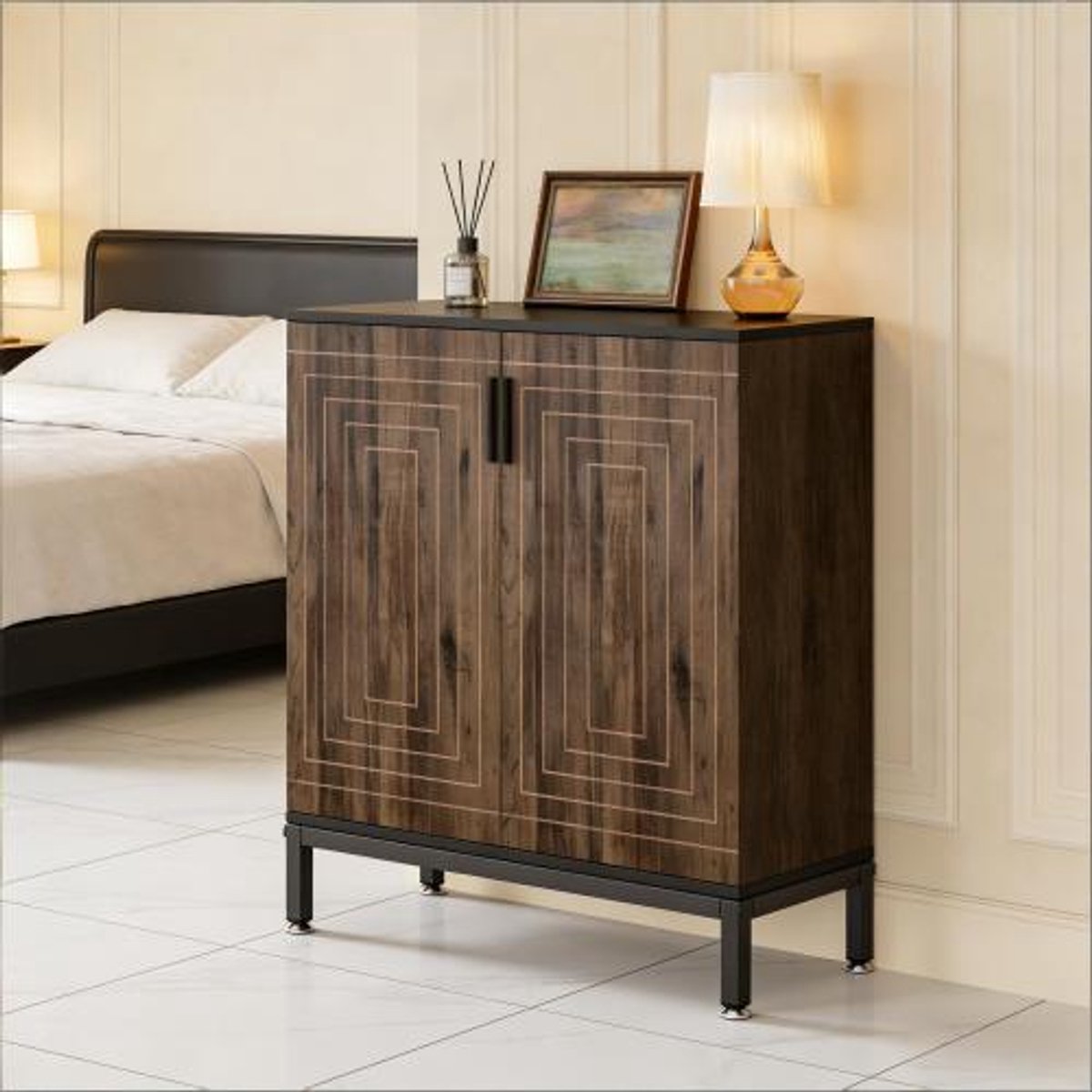 Wishdor - Schoenenkast - 2 deuren met geometrisch front - 5 verstelbare planken - modern voor hal of slaapkamer - houtlook en metaal - zwart/lichtbruin - 80 x 38 x 95 cm