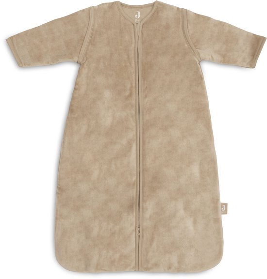 Beige Jollein velours slaapzak met afritsbare mouwen en ritssluiting.