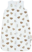 Lichtblauwe babylaapzak met een print van bruine beren en konijntjes. Met ritssluiting.