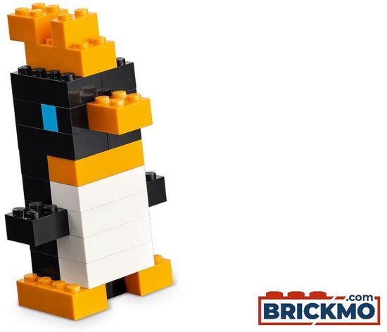 Een pinguïn gemaakt van LEGO stenen: zwart, wit, oranje en blauw.