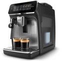 Zwarte Philips volautomatische espressomachine met zilverkleurige details en een touch screen.