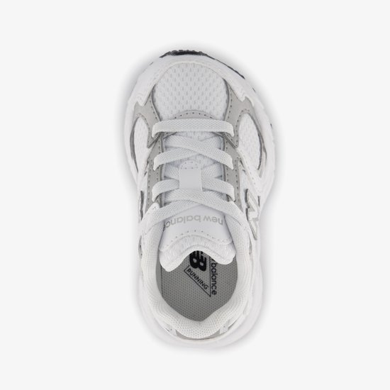 New Balance 408 Bungee Lace de couleur blanche.