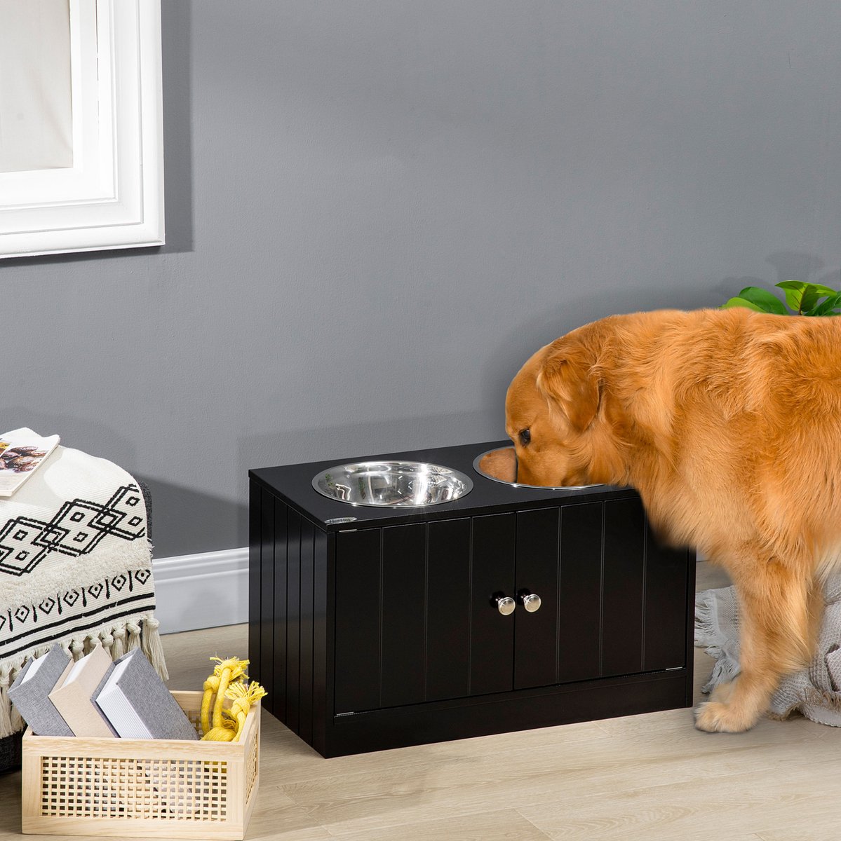 REDOM - Voerbak voor honden - Verhoogde voerstation met 2 roestvrijstalen schalen - Opbergvak met magnetische deuren - Hout - Zwart - 60 x 30 x 35,5 cm