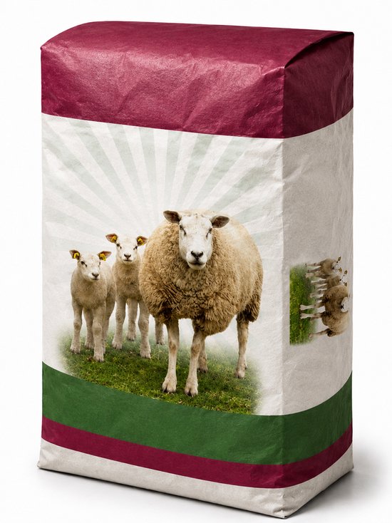 Voerwaarts Bietenpulp: een zak met een schaap en twee lammetjes op een groene ondergrond. De zak heeft bordeauxrode en groene banden.