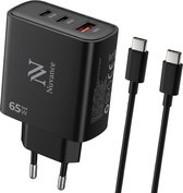 Zwarte Nuvance 65W GaN snellader met 3 poorten en twee USB-C kabels.
