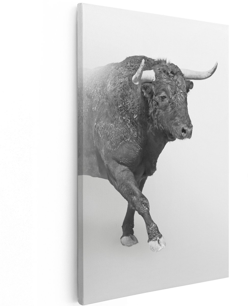 Artaza Canvas Schilderij Stier Op Een Grijze Achtergrond - Zwart Wit - 120x180 cm - Groot - Wanddecoratie Woonkamer - Schilderijen - Muurdecoratie