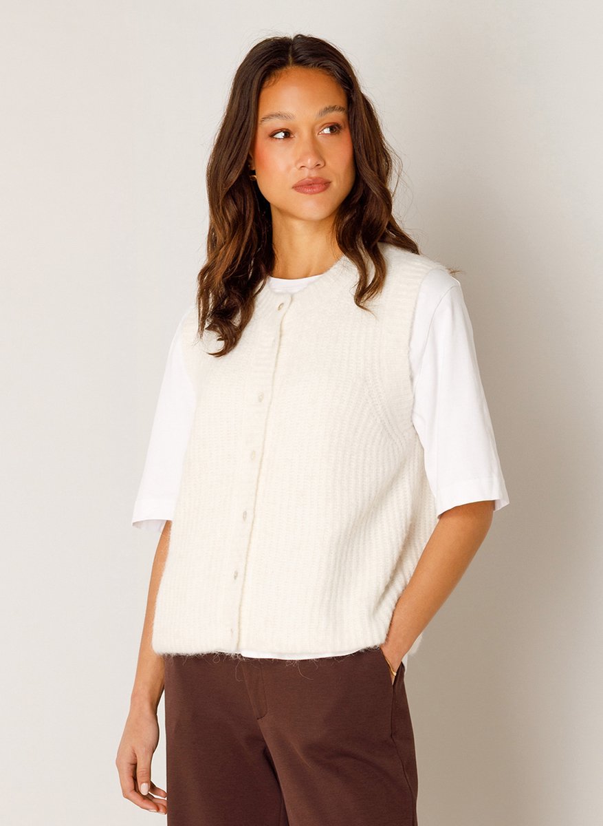 Base Level vest Nell