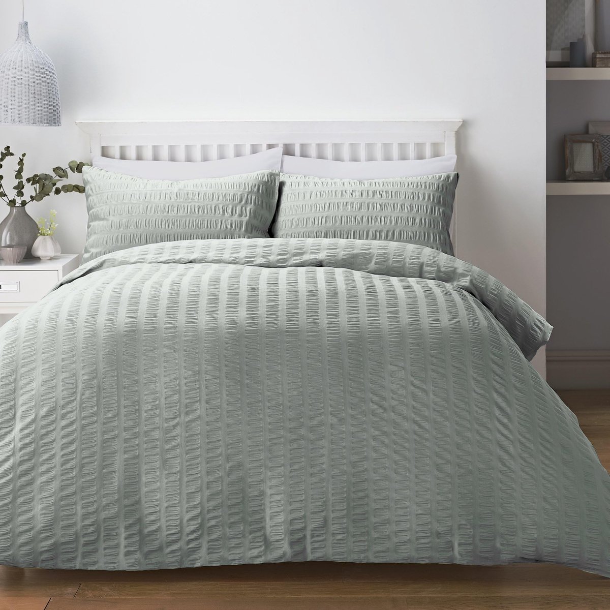 SnelShoppen - Serene Duck Egg Blue Seersucker Dekbedovertrek 200x200 cm - Zacht Aanvoelend Gestructureerd Beddengoed met Spoorwegstreep - Inclusief 2