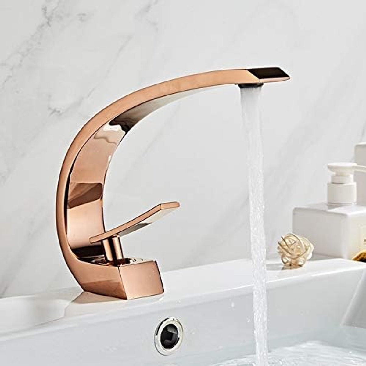 SnelShoppen - Moderne Badkamer Mengkraan Zwart/Goud, Enkelhandige Waterval Kraan voor Wastafel, Duurzaam Messing, Hitte- en Koude Waterkraan
