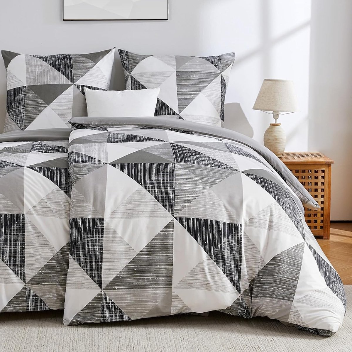 Qucover Bed Linen 135 x 200 cm, 4-Piece Geometric Bedding Set with 2 Pillowcases 80 x 80 cm, Triangular Pattern, Duvet - ShopVlot