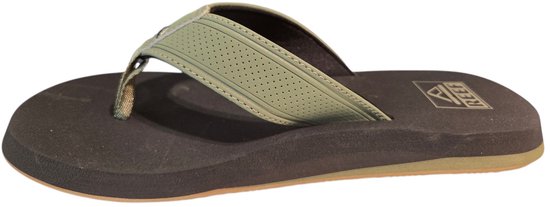 Olijfgroene Reef slipper met perforaties en donkerbruine zool.