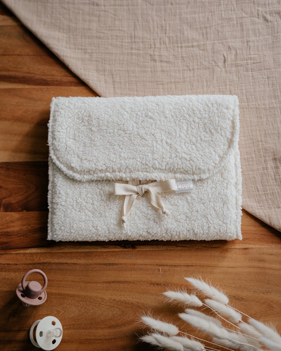 Little Livo Handgemaakte Luieretui – Baby Verschoningsetui & Luiertas Organizer – Compact – Zachte Teddy & Katoen – 28x22 cm
