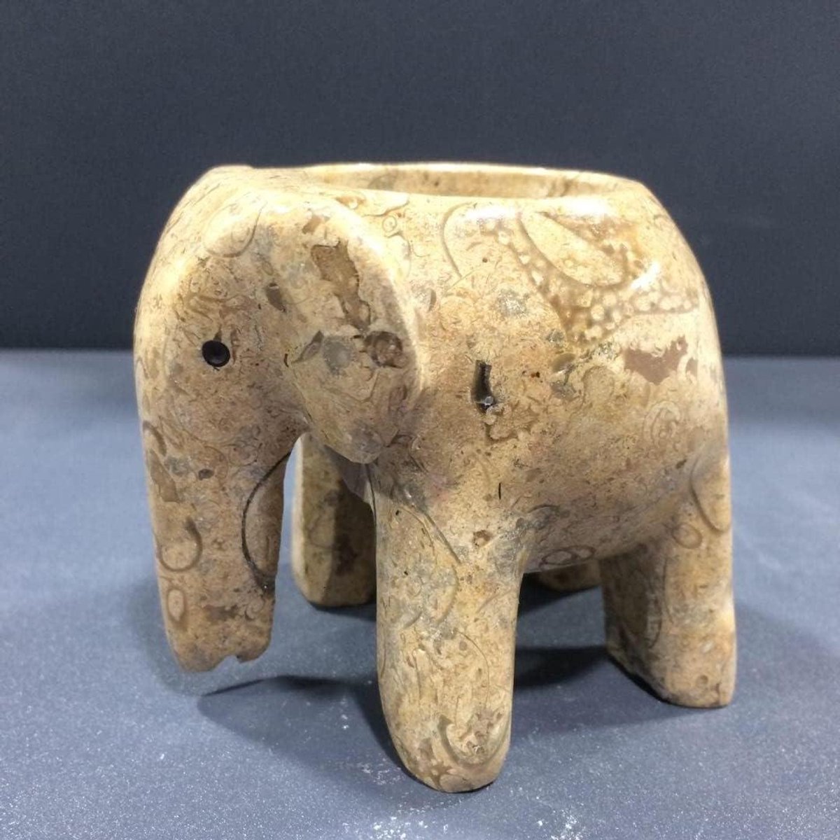 Marmer Kandelaar Olifant - Kaarsenhouder Steen - Decoratie Huis - Natuursteen - Geschatte Maat - Bruin