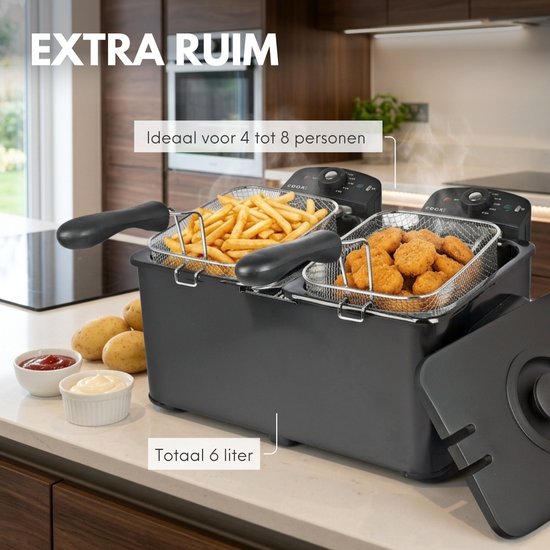 Zwarte dubbele frituurpan met 6 liter totaal, vol met friet en snacks. Ideaal voor 4-8 personen.