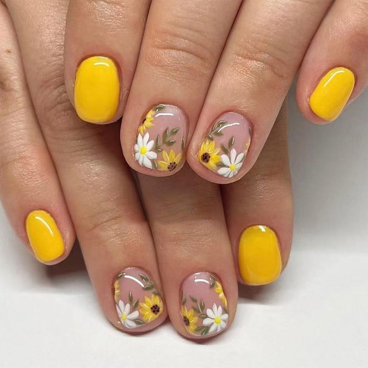 Allecto - Zonnebloem Press-on Nails - Nepnagels voor Manicure - Medium Vierkant - Bloemmotief - Shiny Afwerking - Nude Roze - Geschikt voor Nagelst...