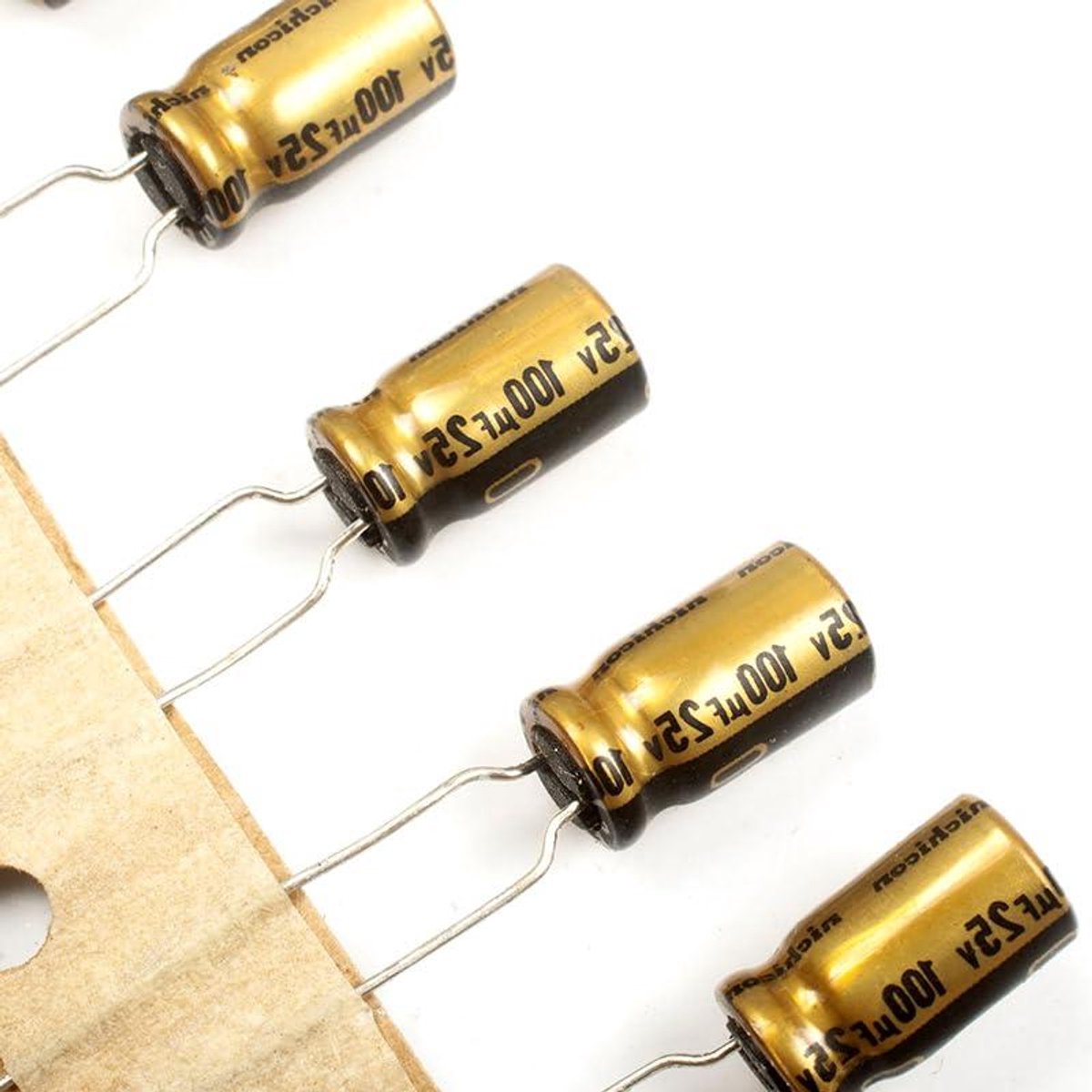 Audio Elektrolytische Condensator - Audio Condensator Elektrolytische Condensator - Audio Verbetering - Audio Grade Serie - 6x12mm - Zwart