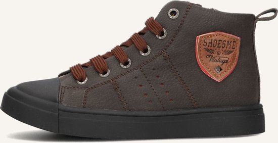 Donkerbruine Shoesme veterboot met vintage patch op de zijkant, bruine veters en zwarte zool.