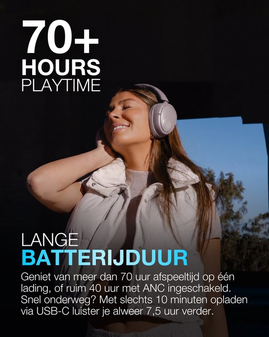 Vrouw met gesloten ogen genietend van muziek met roze koptelefoon, tekst '70+ Hours Playtime'.