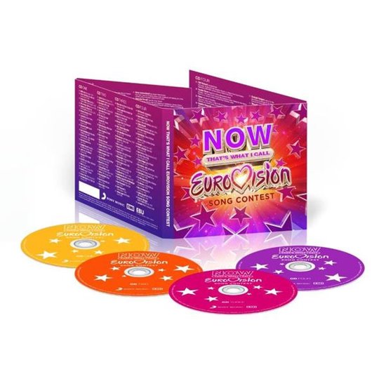 Set de CD's NOW That's What I Call Eurovision Song Contest avec quatre CD colorés (orange, rose, violet) et une pochette violette ornée d'étoiles et du logo.