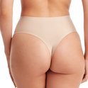Nude high waist string op de billen, met hoge beenuitsnijdingen.