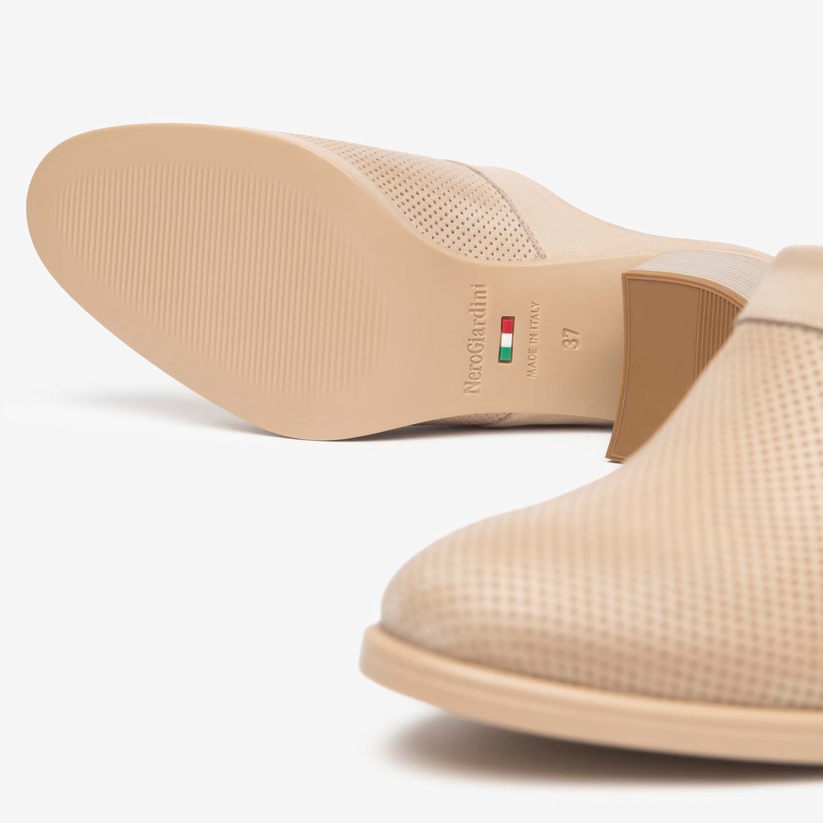 Nerogiardini Slippers Elba Tr Capua Natuur+G. - Fashion Wear - Vrouwen