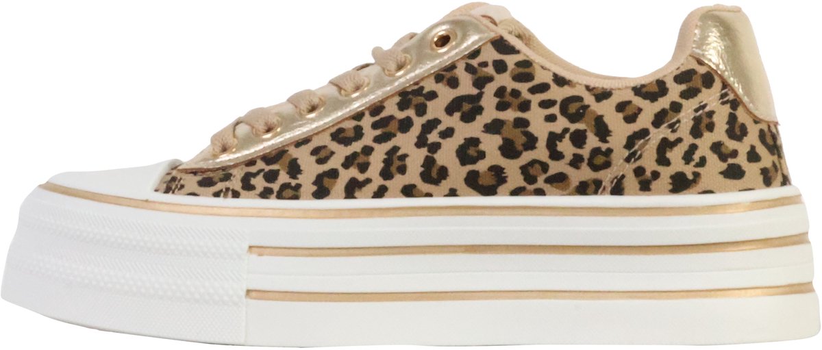 Sneakers met veters