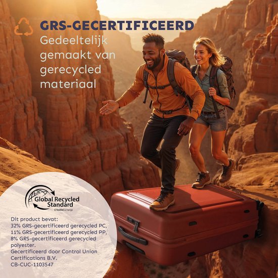 Man en vrouw wandelen in een canyon, met een oranje koffer.