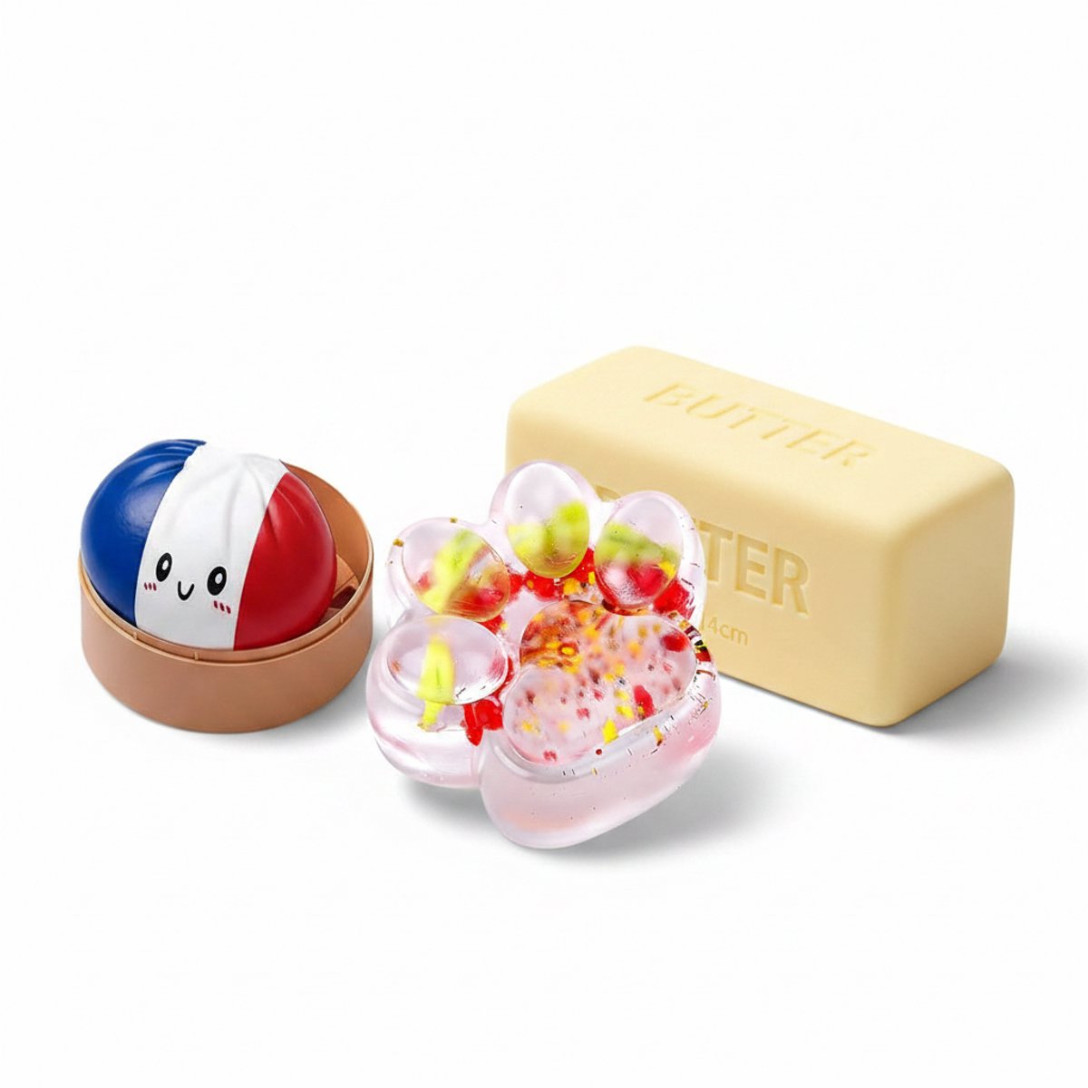 Happy trendz® Dé meest gehypte squishy bundel van 2026 — 3 stuks, allemaal mystery! Dit top pakket bevat: 1x Taba Squishy — 1 transparant of andere kleur gel pootje (honden/kattenpoot) & Dumpling 9 cm Mystery model kleur & verslavend om te knijpen