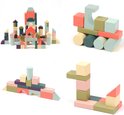 Vier afbeeldingen van houten bouwblokken in diverse constructies. Kleuren zoals groen, roze, geel, paars.