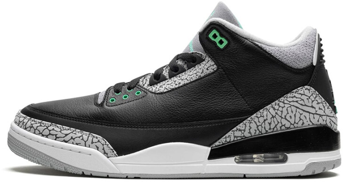 Air Jordan 3 ‘ Glow’ . Wit