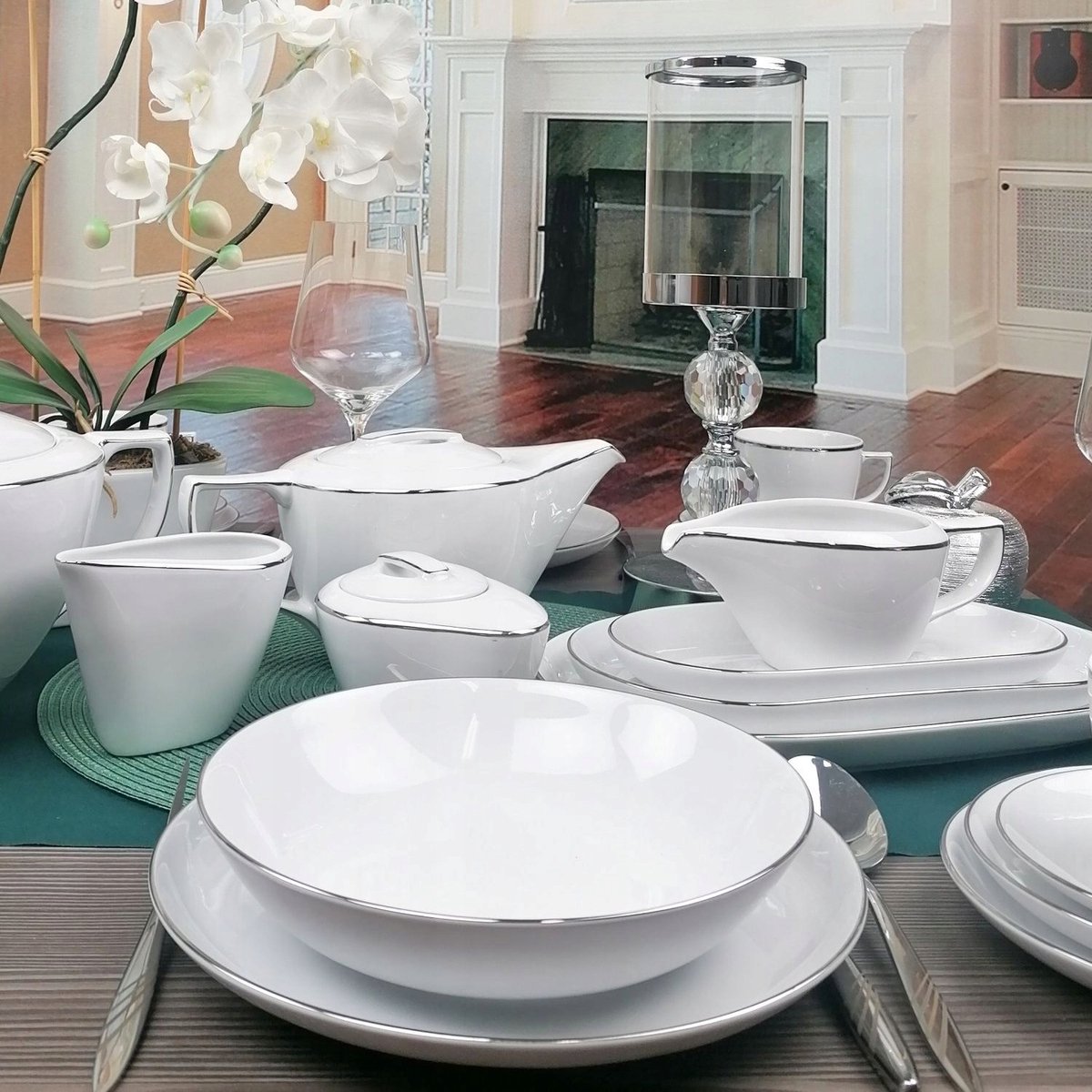Chodzież City B325 Servies 63-delig voor 18 personen, wit met platina