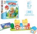 Doos van het spel 'Stapel Dorp' met houten huisjes, boom en spelbord. Leeftijd 3-7 jaar, 48 opdrachten.