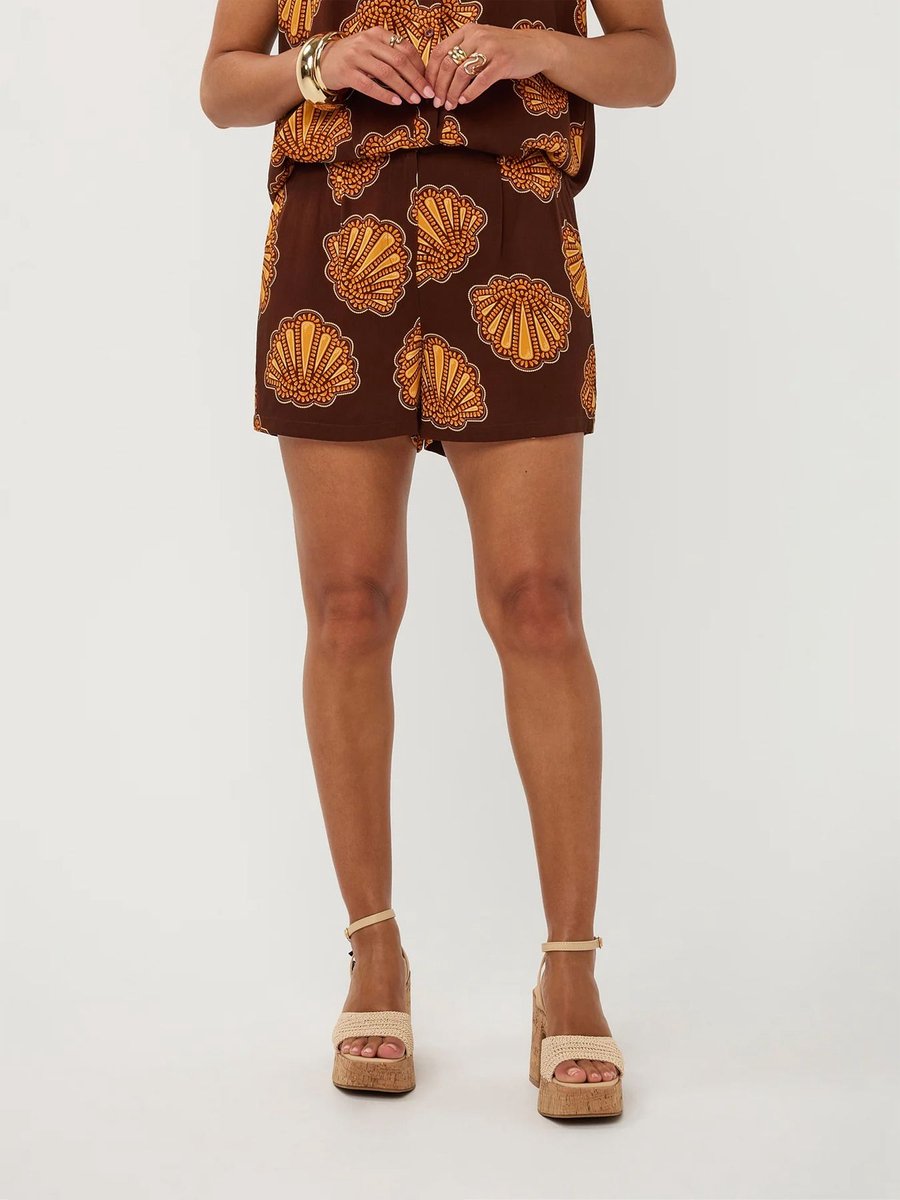 Short Nadia