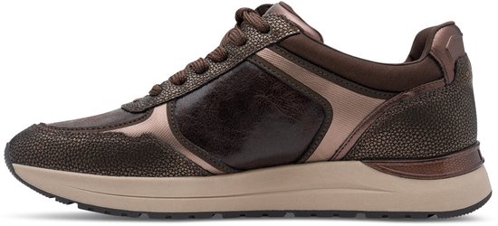 Bruine Tamaris sneaker met verschillende bruine texturen en beige accenten.
