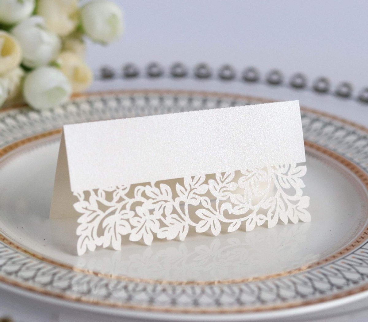Dailygoods- Tafelkaarten 100 Stuks - Plaatskaartjes - Tafeldecoratie - Naambordjes - Dubbellaags Parelpapier - Afmetingen 9 x 9 cm - Plaatskaarten