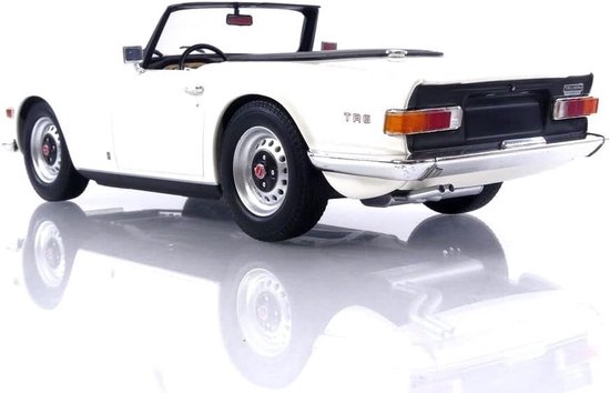 Triumph TR6 (LHD) 1969 - 1:18 - Minichamps