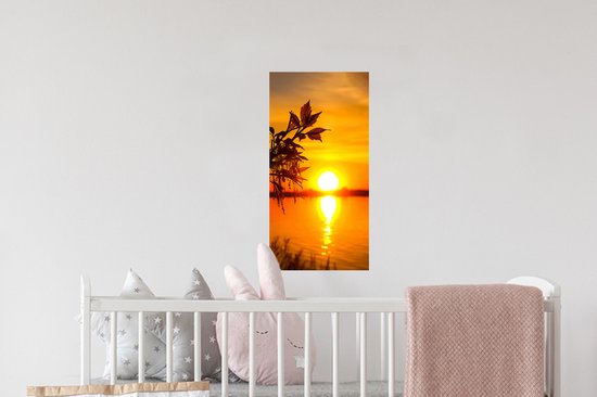 Muurstickers - Sticker Folie - Zonsondergang - Water - Planten - Oranje - 20x40 cm - Plakfolie - Muurstickers Kinderkamer - Zelfklevend Behang - Zelfklevend behangpapier - Stickerfolie