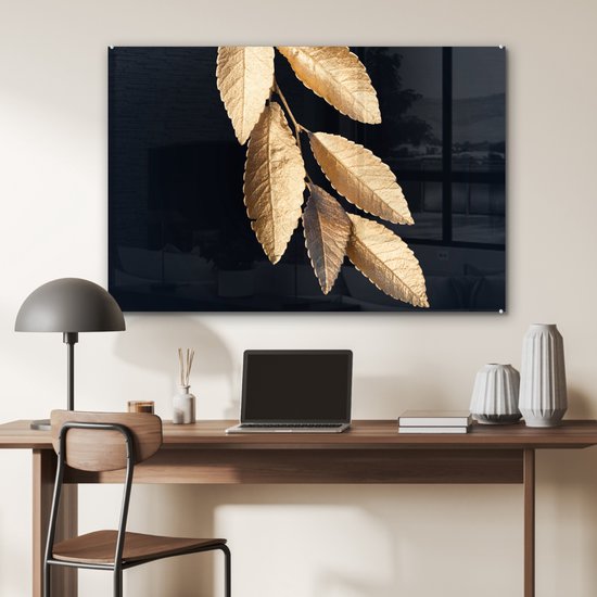 MuchoWow® Glasschilderij 120x80 cm - Schilderij acrylglas - Bladeren - Zwart - Goud - Luxe - Planten - Foto op glas - Schilderijen
