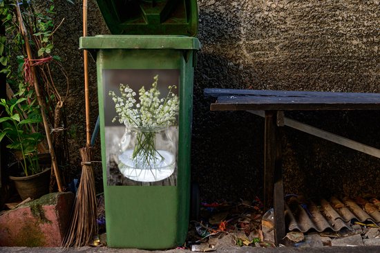Autocollant conteneur Le muguet - Le muguet dans un vase transparent - 40x60 cm - autocollant poubelle à roulettes - autocollant conteneur résistant aux intempéries