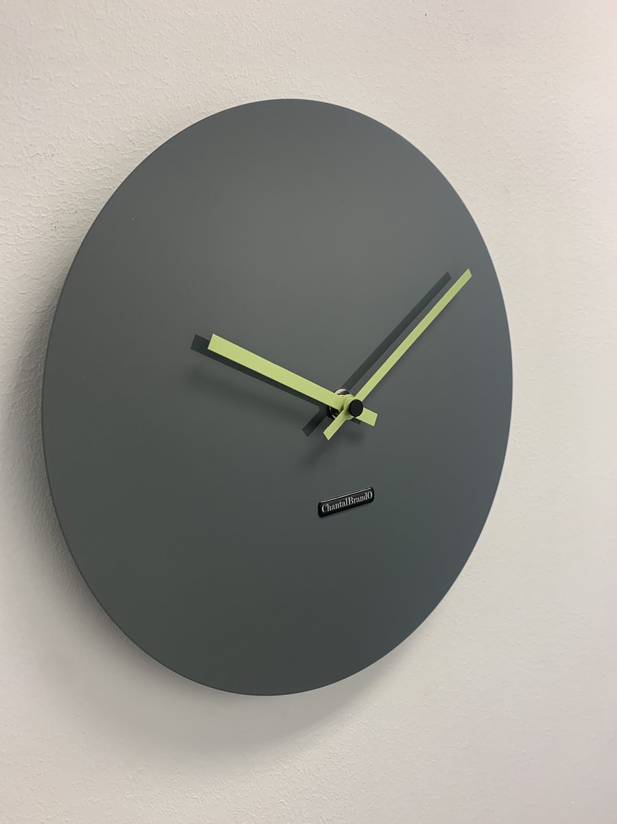 Wandklok CHANTALBRANDO -- MOONTAN GREY NARDO -- MODERN DESIGN -- MADE IN HOLLAND